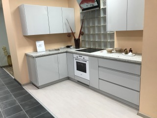 TOONZAAL KEUKEN NR 9 ----      1500 EUR EXCL.BTW