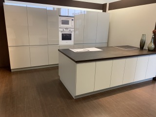 TOONZAAL KEUKEN NR 305 SOLE GREY GLOSS ---- 7550 EUR EXCL.BTW